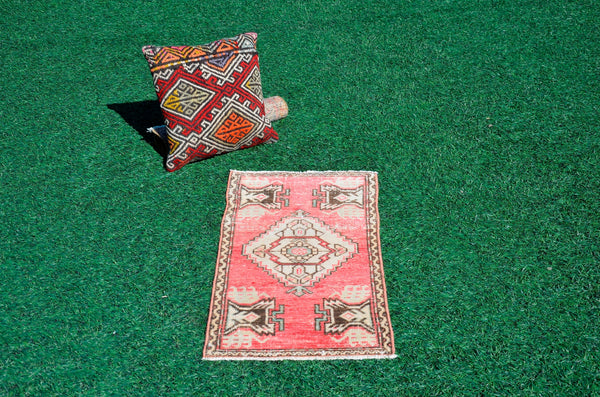 Natural Turkish Vintage small area rug doormat for home decor, bathroom rug, area oushak rug bathroom mat kitchen rug kilim rug, rug 3X1.4, 665803