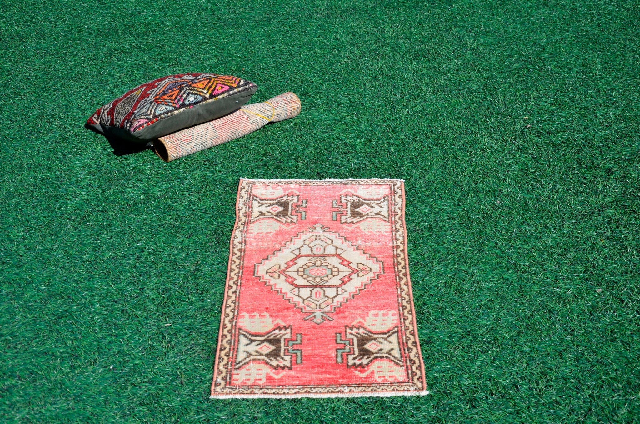 Natural Turkish Vintage small area rug doormat for home decor, bathroom rug, area oushak rug bathroom mat kitchen rug kilim rug, rug 3X1.4, 665803