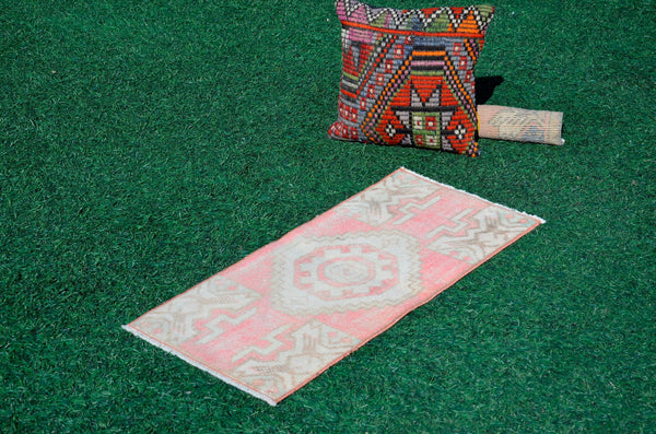 Unique Turkish Vintage small area rug doormat for home decor, bathroom rug, area oushak rug bathroom mat kitchen rug  kilim rug, rug 3x1.4, 665804