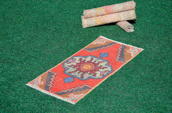 Vintage Handmade Turkish small area rug doormat for home decor, bathroom rug, area rug bathroom mat kitchen rug  kilim rug, rug 3X1.3, 665805