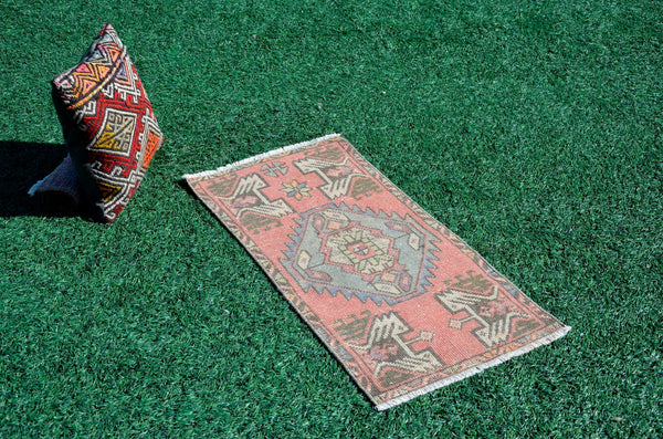Vintage Handmade Turkish small area rug doormat for home decor, bathroom rug, area rug bathroom mat kitchen rug  kilim rug, rug 3.2X1.5, 665811