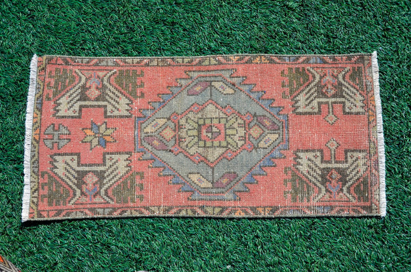 Vintage Handmade Turkish small area rug doormat for home decor, bathroom rug, area rug bathroom mat kitchen rug  kilim rug, rug 3.2X1.5, 665811