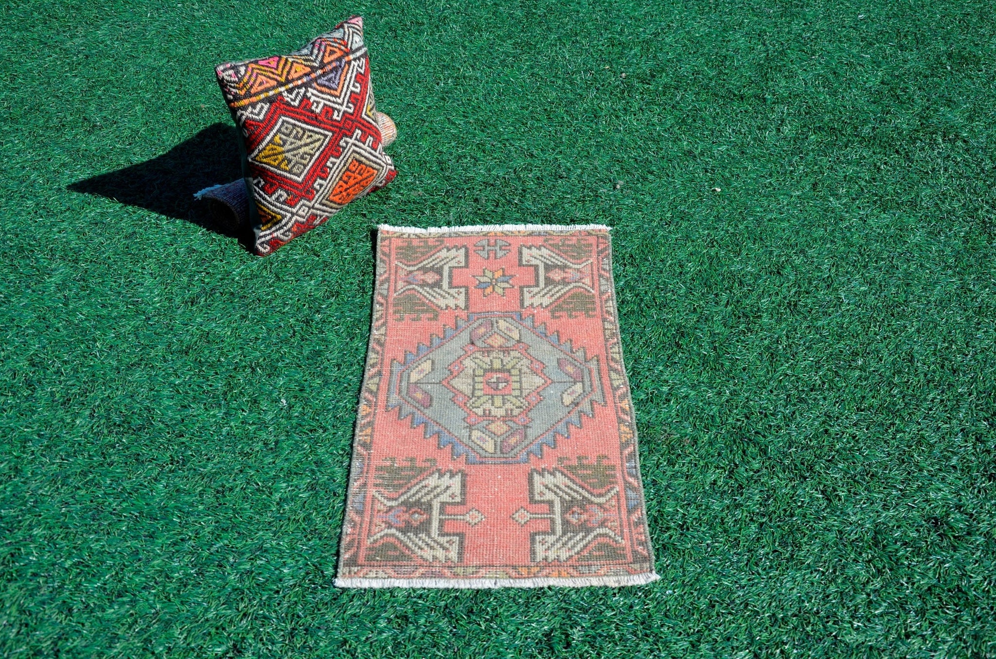 Vintage Handmade Turkish small area rug doormat for home decor, bathroom rug, area rug bathroom mat kitchen rug  kilim rug, rug 3.2X1.5, 665811