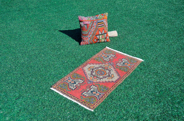 Handmade Turkish Vintage small area rug doormat for home decor, bathroom rug, area oushak rug bathroom mat kitchen kilim rug, rug 3.2X1.6, 665812