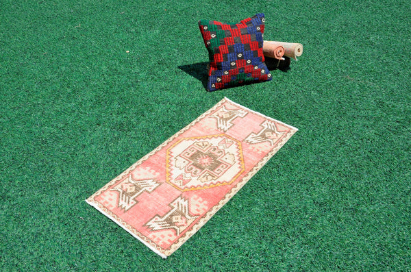 Vintage Handmade Turkish small area rug doormat for home decor, bathroom rug, area oushak rug bathroom mat kitchen kilim rug, rug 3.1X1.5, 665818