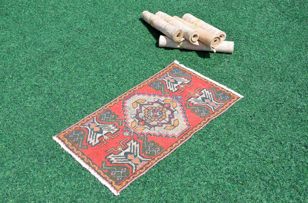 Handmade Turkish Vintage small area rug doormat for home decor, bathroom rug, area oushak rug bathroom mat kitchen kilim rug, rug 3X1.6, 665820