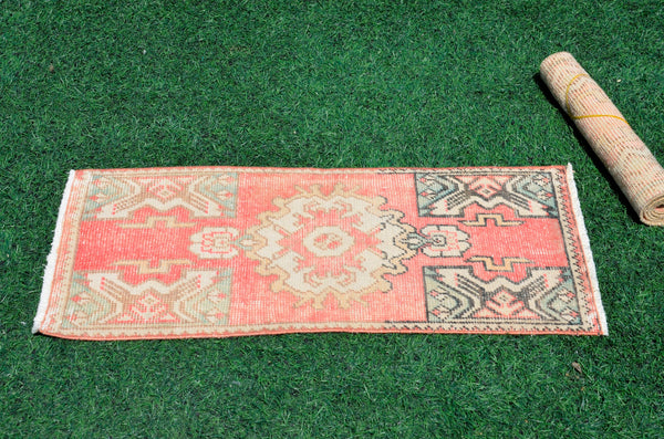 Turkish Handmade Vintage small area rug doormat for home decor, bathroom rug, area oushak rug bathroom mat kitchen kilim rug, rug 3.1x1.4, 665828