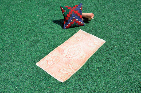 Stained Vintage Handmade Turkish small area rug doormat for home decor, bathroom rug, area rug bathroom mat kitchen kilim rug, rug 3.1X1.6, 665829
