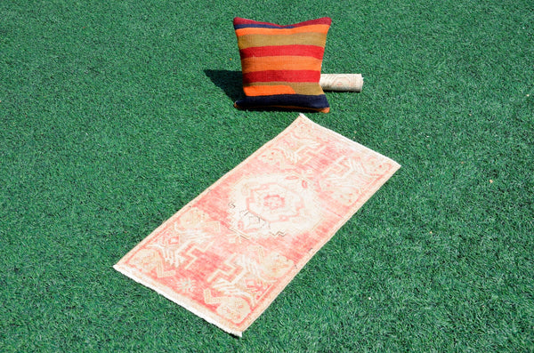 Handmade Turkish Vintage small area rug doormat for home decor, bathroom rug, area oushak rug bathroom mat kitchen kilim rug, rug 3.1X1.5, 665830