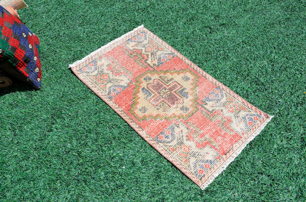 Vintage Handmade Turkish small area rug doormat for home decor, bathroom rug, area rug bathroom mat kitchen kilim rug, rug 3X1.6, 665842