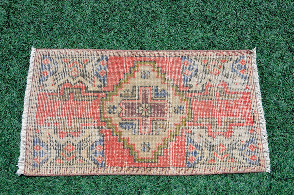 Vintage Handmade Turkish small area rug doormat for home decor, bathroom rug, area rug bathroom mat kitchen kilim rug, rug 3X1.6, 665842