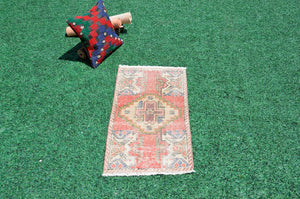 Vintage Handmade Turkish small area rug doormat for home decor, bathroom rug, area rug bathroom mat kitchen kilim rug, rug 3X1.6, 665842