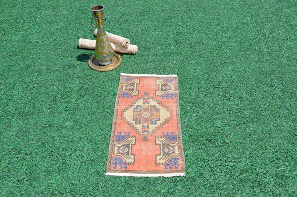 Handmade Turkish Vintage small area rug doormat for home decor, bathroom rug, area oushak rug bathroom mat kitchen kilim rug, rug 2.8X1.4, 665843