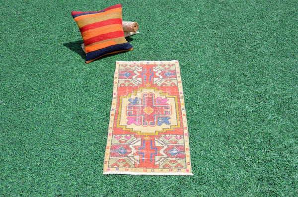Natural Turkish Vintage small area rug doormat for home decor, bathroom rug, area oushak rug bathroom mat kitchen rug kilim rug, rug 3.1X1.5, 665848