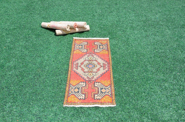 Vintage Handmade Turkish small area rug doormat for home decor, bathroom rug, area rug bathroom mat kitchen kilim rug, rug 3.3X1.6, 665850