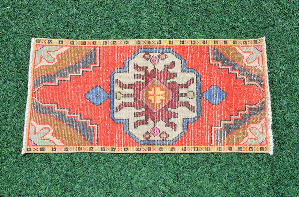 Handmade Turkish Vintage small area rug doormat for home decor, bathroom rug, area oushak rug bathroom mat kitchen kilim rug, rug 3X1.4, 665851