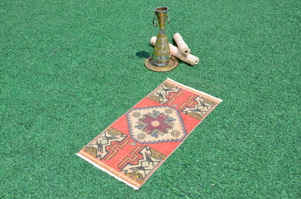 Natural Turkish Vintage small area rug doormat for home decor, bathroom rug, area oushak rug bathroom mat kitchen rug kilim rug, rug 3X1.4, 665852