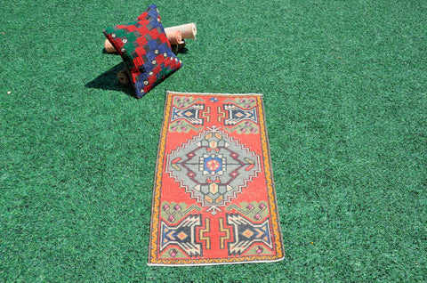 Vintage Handmade Turkish small area rug doormat for home decor, bathroom rug, area rug bathroom mat kitchen kilim rug, rug 3.4X1.7, 665858