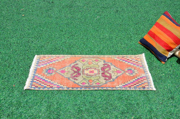 Natural Turkish Vintage small area rug doormat for home decor, bathroom rug, area oushak rug bathroom mat kitchen rug kilim rug, rug 3.3X1.5, 665924
