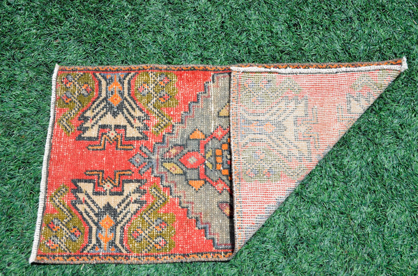 Turkish Handmade Vintage small area rug doormat for home decor, bathroom rug, area oushak rug bathroom mat kitchen kilim rug, rug 2.8x1.5, 665860