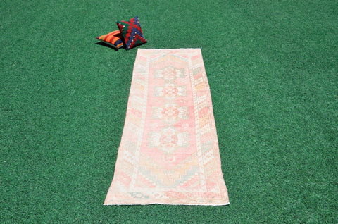 Turkish Handmade Vintage runner rug for home decor, area rug, Anatolian oushak rug boho rug kitchen rug  bathroom rug kilim, 9'1" x 2'8", 666427