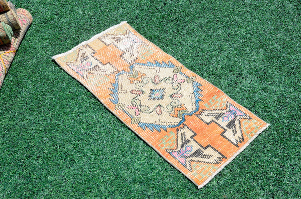 Natural Turkish Vintage small area rug doormat for home decor, bathroom rug, area oushak rug bathroom mat kitchen rug kilim rug, rug 2.8X1.3, 665941