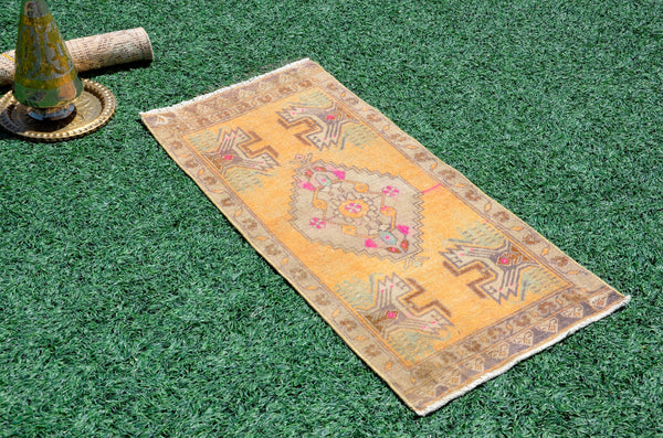 Handmade Turkish Vintage small area rug doormat for home decor, bathroom rug, area oushak rug bathroom mat kitchen kilim rug, rug 3.4x1.6, 665971