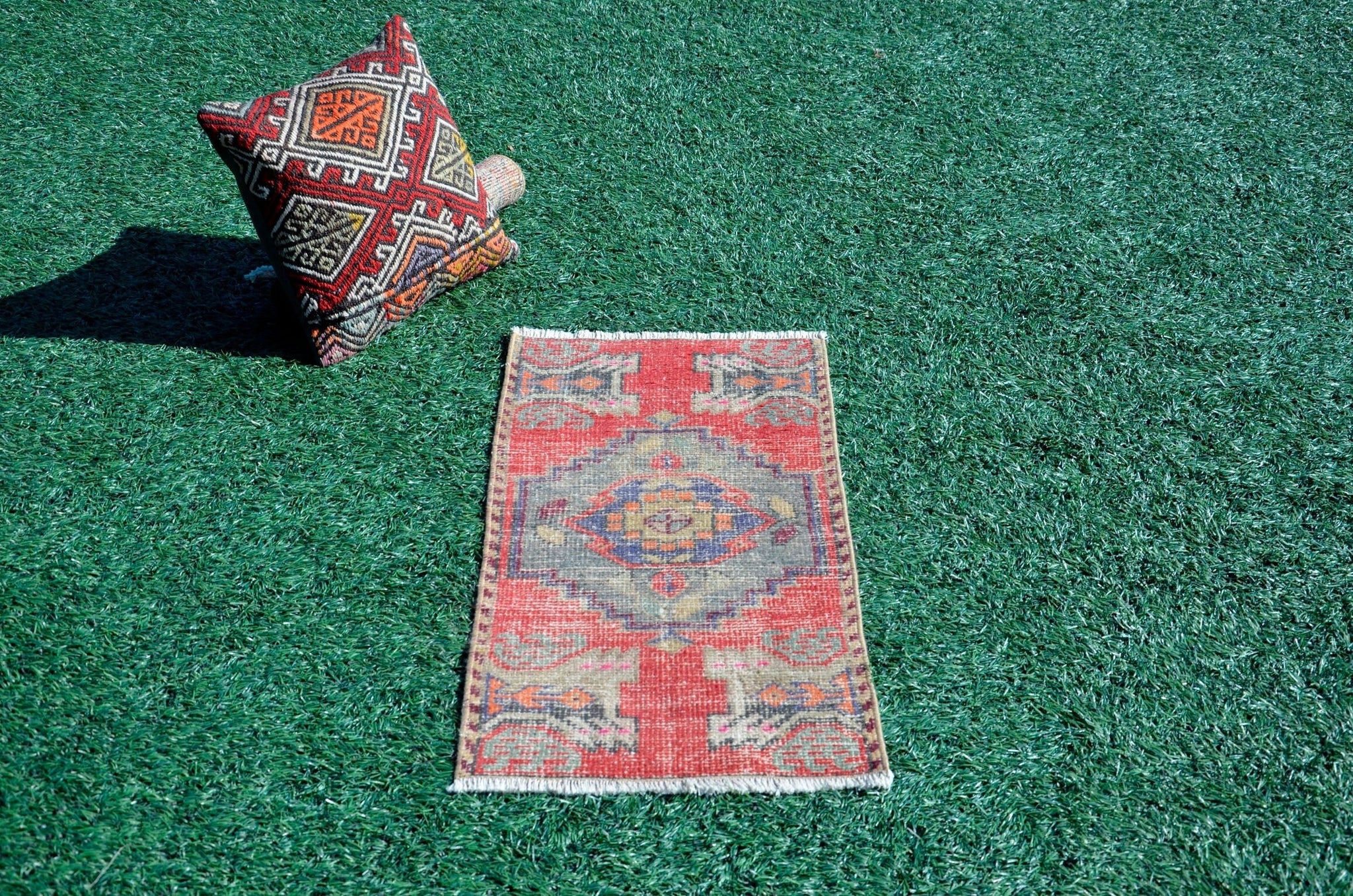 Natural Turkish Vintage small area rug doormat for home decor, bathroom rug, area oushak rug bathroom mat kitchen rug kilim rug, rug 3X1.6, 665992