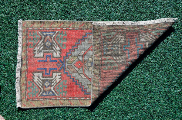 Handmade Turkish Vintage small area rug doormat for home decor, bathroom rug, area oushak rug bathroom mat kitchen kilim rug, rug 2.9X1.6, 665994