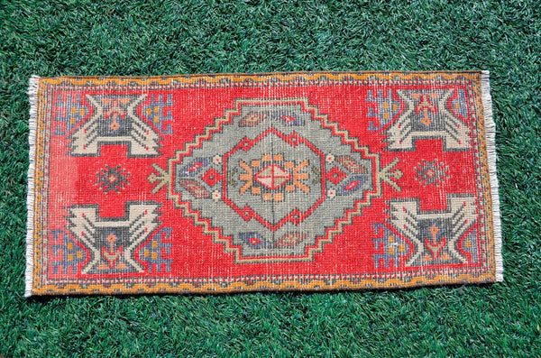 Natural Turkish Vintage small area rug doormat for home decor, bathroom rug, area oushak rug bathroom mat kitchen rug kilim rug, rug 3.1X1.5, 665995