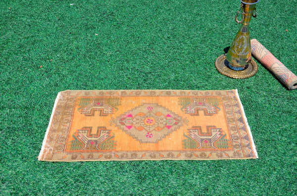 Natural Turkish Vintage small area rug doormat for home decor, bathroom rug, area oushak rug bathroom mat kitchen rug kilim rug, rug 3.3X1.7, 666505