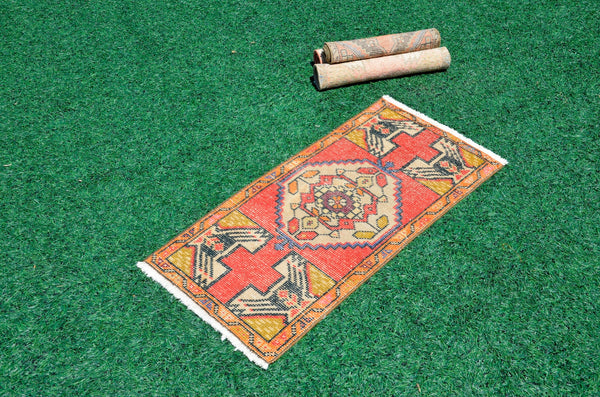 Natural Turkish Vintage small area rug doormat for home decor, bathroom rug, area oushak rug bathroom mat kitchen rug kilim rug, rug 3.3X1.6, 666510