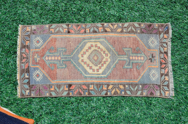 Handmade Turkish Vintage small area rug doormat for home decor, bathroom rug, area oushak rug bathroom mat kitchen kilim rug, rug 2.6x1.3, 666521