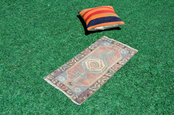 Handmade Turkish Vintage small area rug doormat for home decor, bathroom rug, area oushak rug bathroom mat kitchen kilim rug, rug 2.6x1.3, 666521