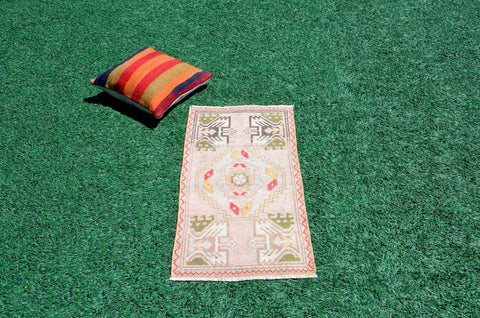 Natural Turkish Vintage small area rug doormat for home decor, bathroom rug, area oushak rug bathroom mat kitchen rug kilim rug, rug 3X1.5, 665770