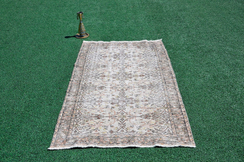 Stained Handmade Turkish Vintage rug for home decor, oversize rug, area rug oushak rug boho rug bedroom rug kitchen rug  kilim rug, rugs 5x8, 666474