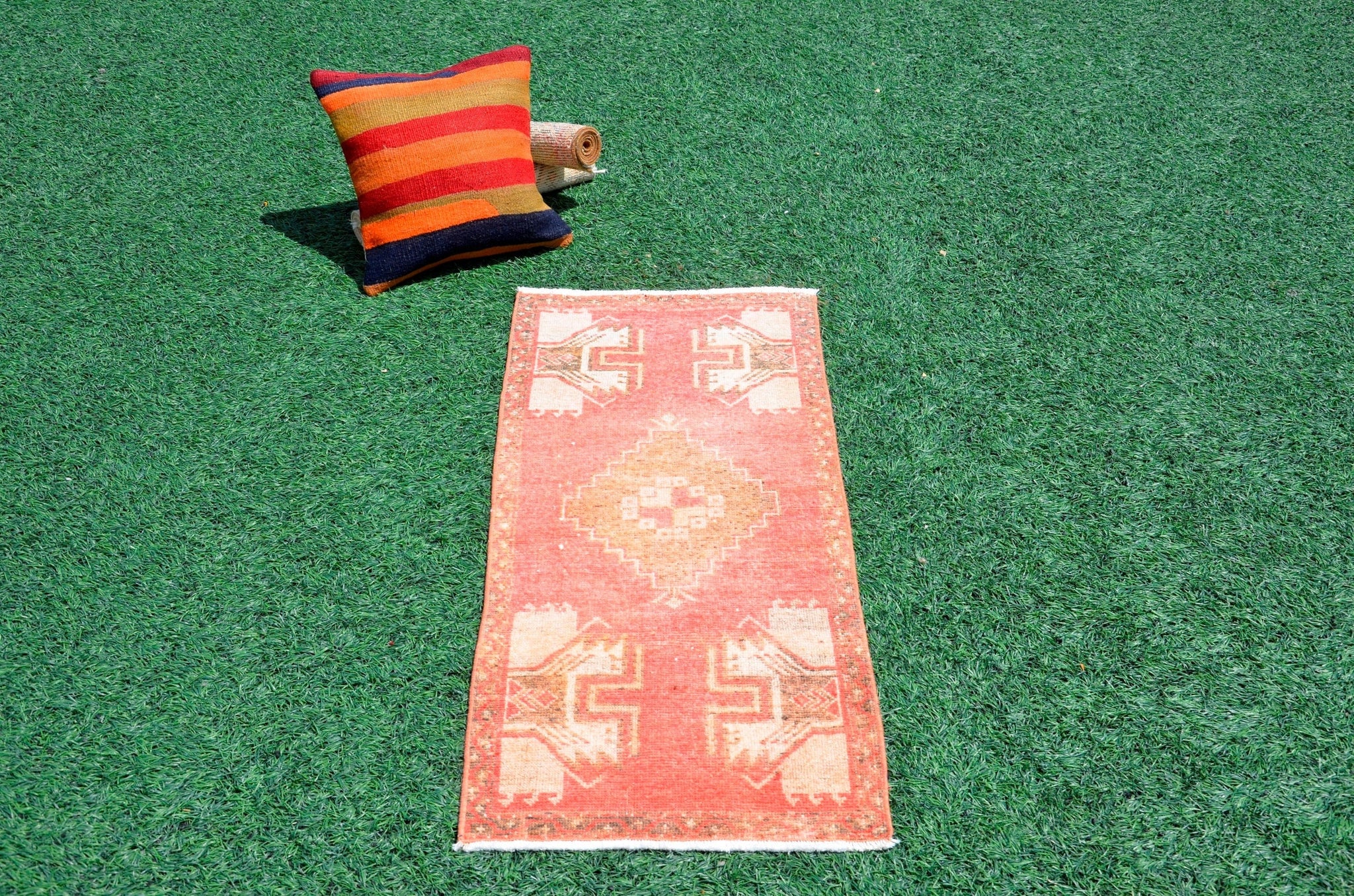 Natural Turkish Vintage small area rug doormat for home decor, bathroom rug, area oushak rug bathroom mat kitchen rug kilim rug, rug 3.6X1.7, 665816
