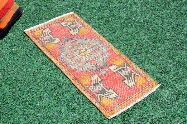 Vintage Handmade Turkish small area rug doormat for home decor, bathroom rug, area oushak rug bathroom mat kitchen kilim rug, rug 3.3X1.4, 665821