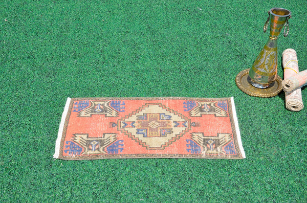 Handmade Turkish Vintage small area rug doormat for home decor, bathroom rug, area oushak rug bathroom mat kitchen kilim rug, rug 2.8X1.4, 665843