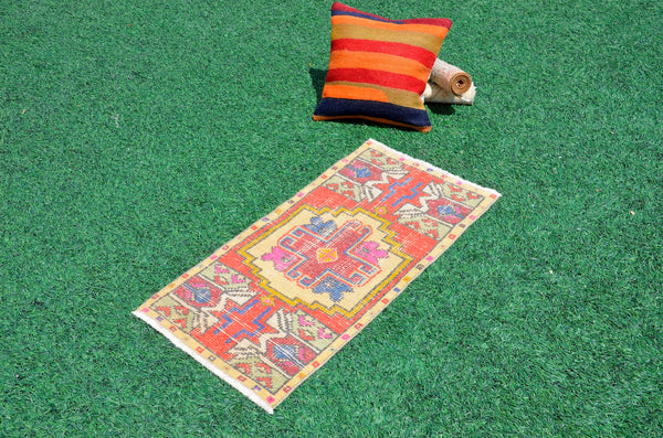 Natural Turkish Vintage small area rug doormat for home decor, bathroom rug, area oushak rug bathroom mat kitchen rug kilim rug, rug 3.1X1.5, 665848