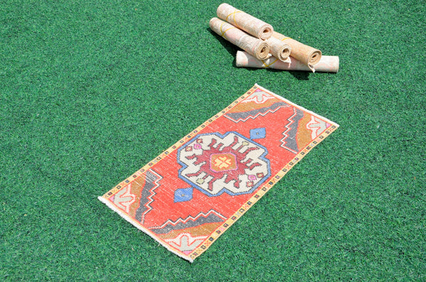 Handmade Turkish Vintage small area rug doormat for home decor, bathroom rug, area oushak rug bathroom mat kitchen kilim rug, rug 3X1.4, 665851