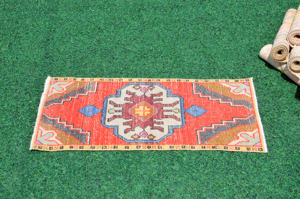 Handmade Turkish Vintage small area rug doormat for home decor, bathroom rug, area oushak rug bathroom mat kitchen kilim rug, rug 3X1.4, 665851