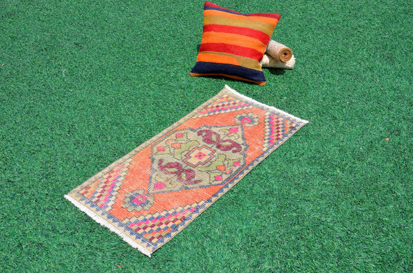 Natural Turkish Vintage small area rug doormat for home decor, bathroom rug, area oushak rug bathroom mat kitchen rug kilim rug, rug 3.3X1.5, 665924