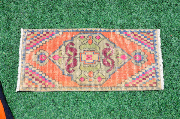 Natural Turkish Vintage small area rug doormat for home decor, bathroom rug, area oushak rug bathroom mat kitchen rug kilim rug, rug 3.3X1.5, 665924