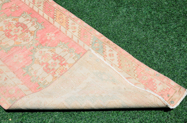 Turkish Handmade Vintage runner rug for home decor, area rug, Anatolian oushak rug boho rug kitchen rug  bathroom rug kilim, 9'1" x 2'8", 666427