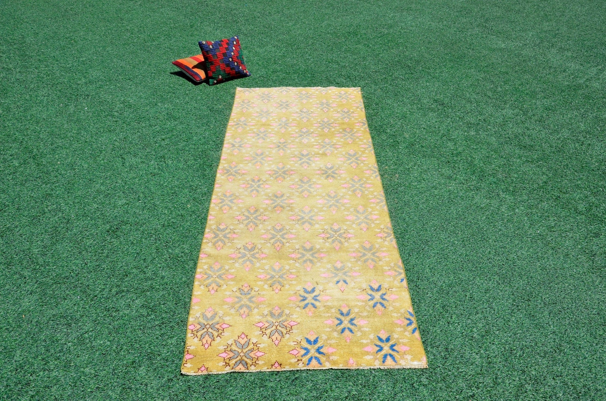 Turkish Handmade Vintage runner rug for home decor, area rug, Anatolian oushak rug boho rug kitchen rug  bathroom rug kilim, 9'8" x 3'4", 666426