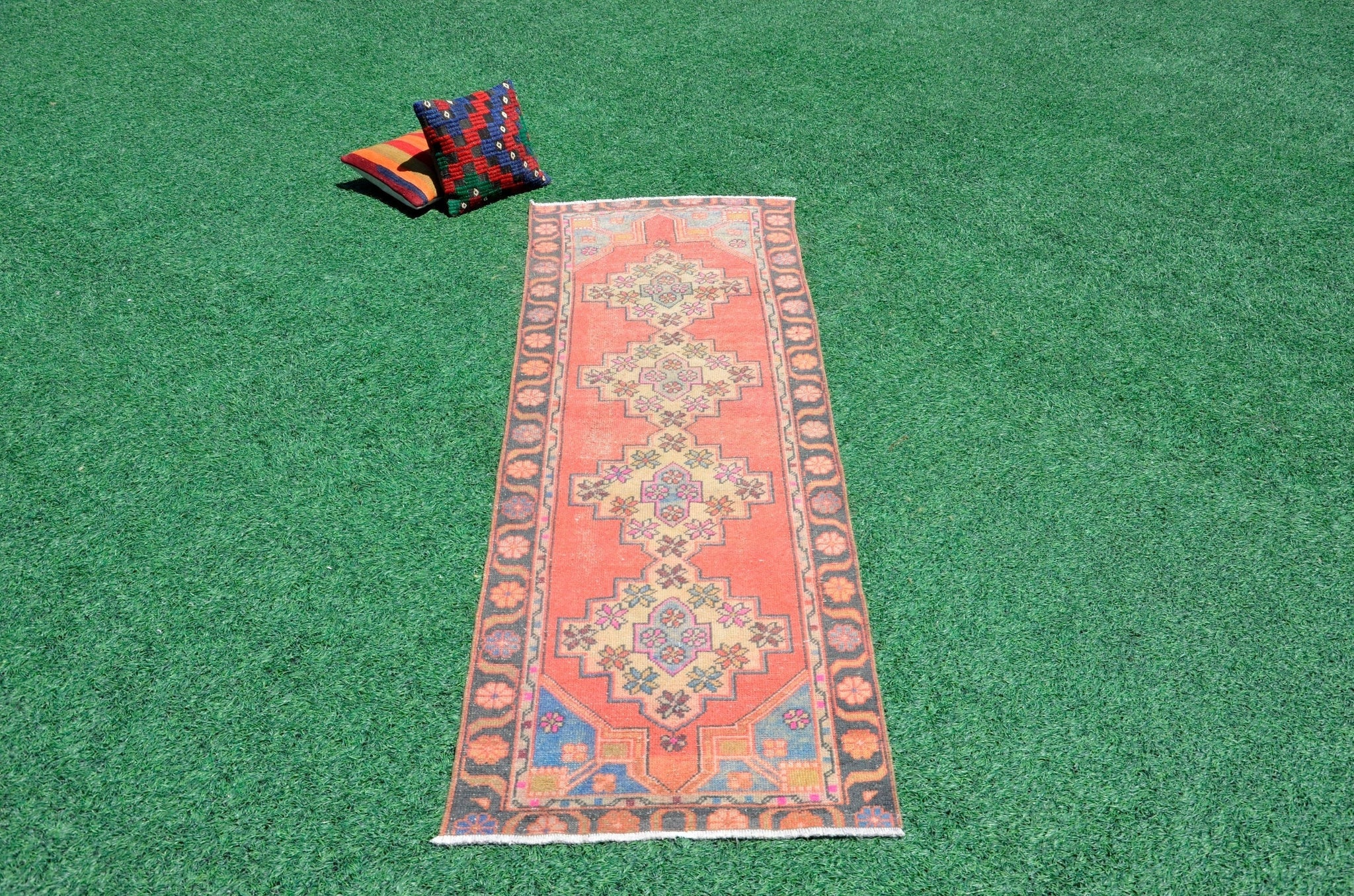 Turkish Handmade Vintage runner rug for home decor, area rug, Anatolian oushak rug boho rug kitchen rug  bathroom rug kilim, 8'7" x 2'8", 666430
